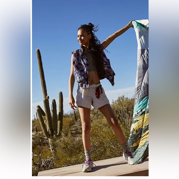 NWT FP Movement Off The Grid Printed Vest Medium Retail $118 - Picture 4 of 7